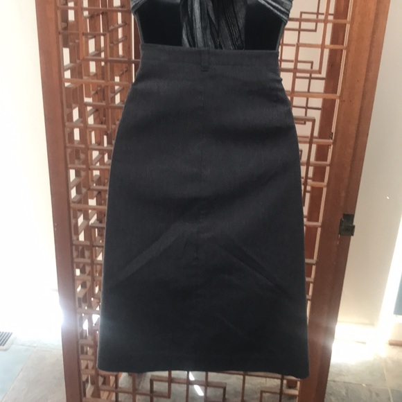 Express gray stretch skirt size 11/12. - Picture 5 of 7
